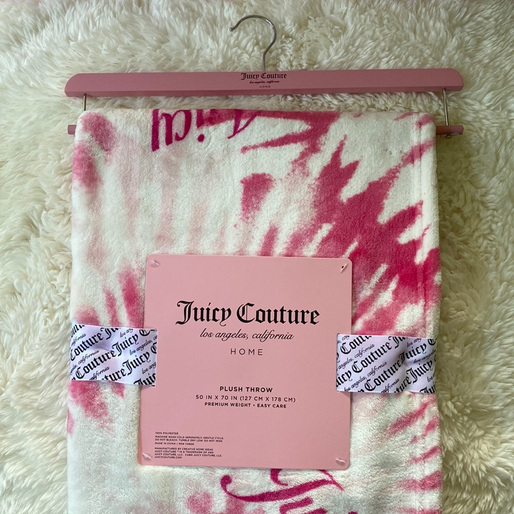 💓 Juicy Couture Plush Throw